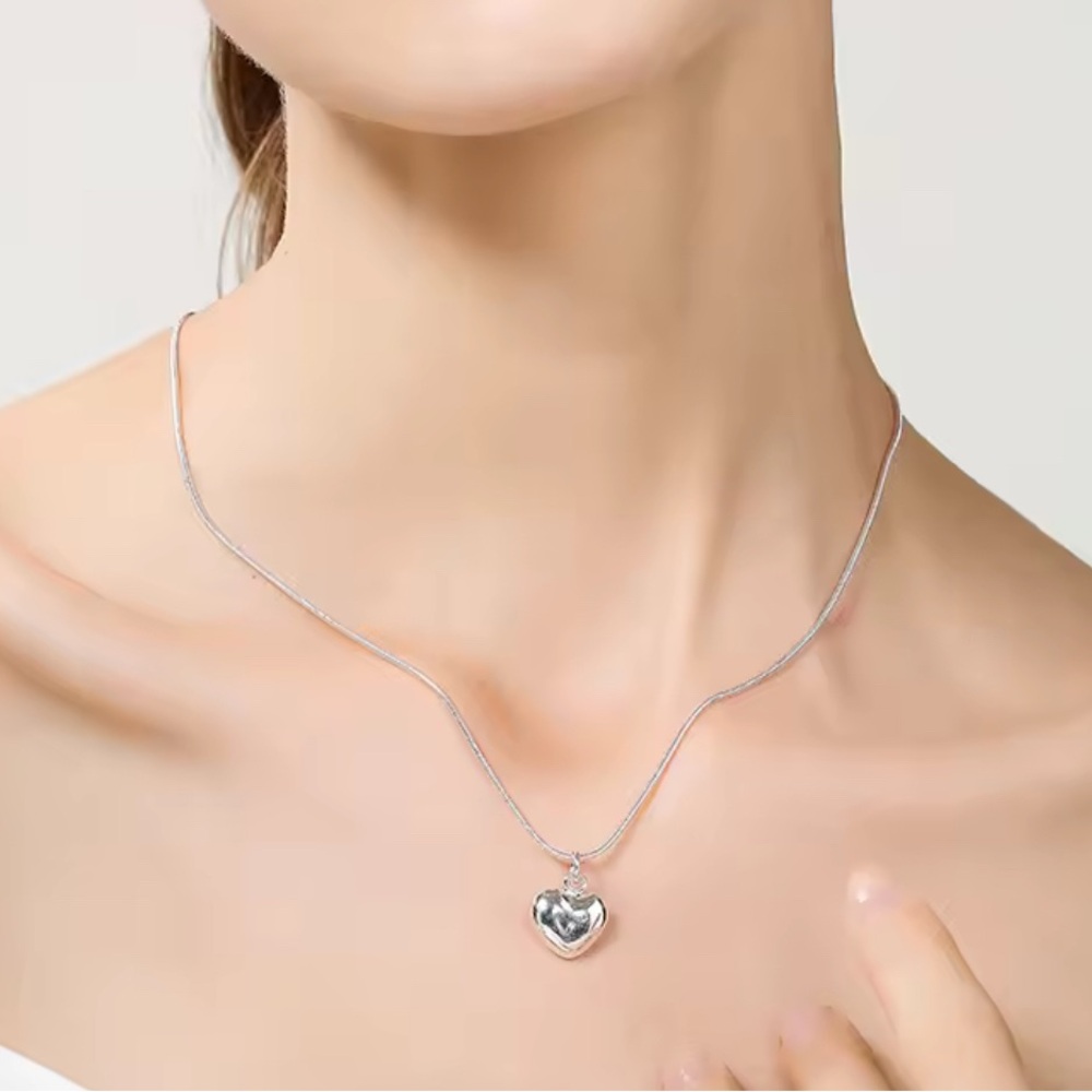 Silver Heart Pendant Necklace